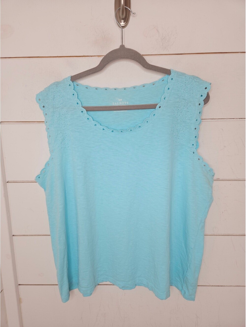 Talbots 2X Petite blue eyelet & embroidered sleeveless cotton top